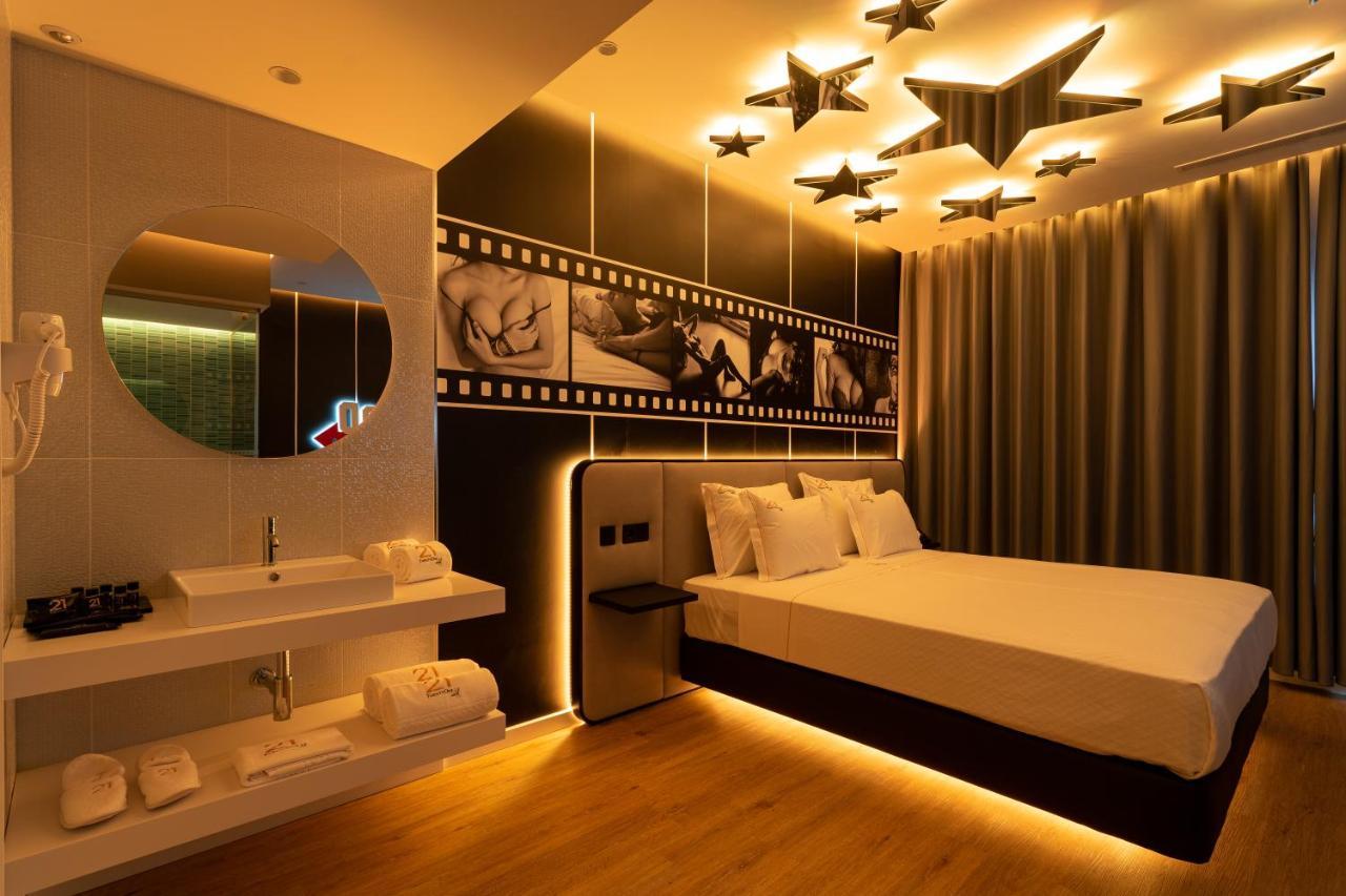 Motel Twentyone Ґондомар Екстер'єр фото