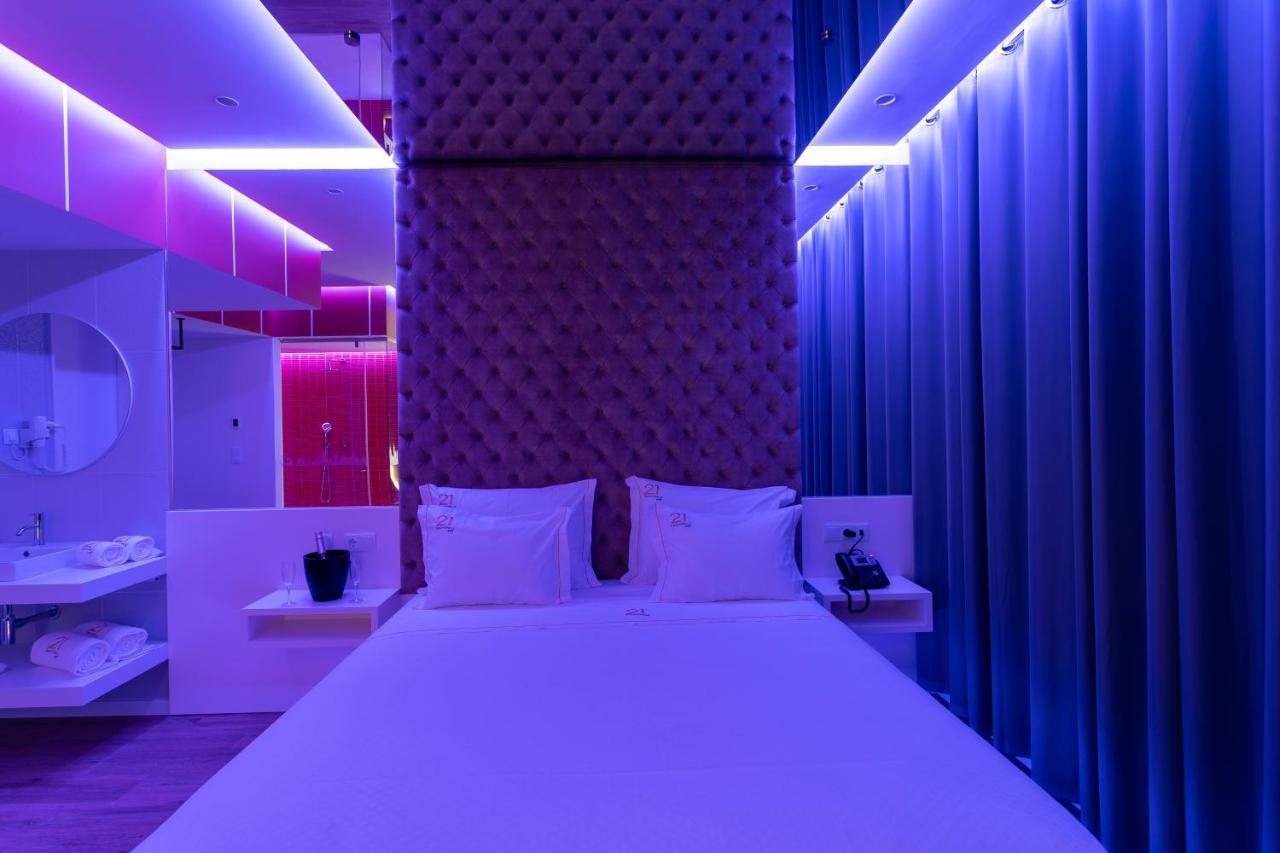 Motel Twentyone Ґондомар Екстер'єр фото